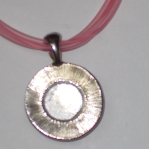 Beautiful vintage necklace, pendant approximately 1 7/8"x1 1/4" - Picture 4 of 4